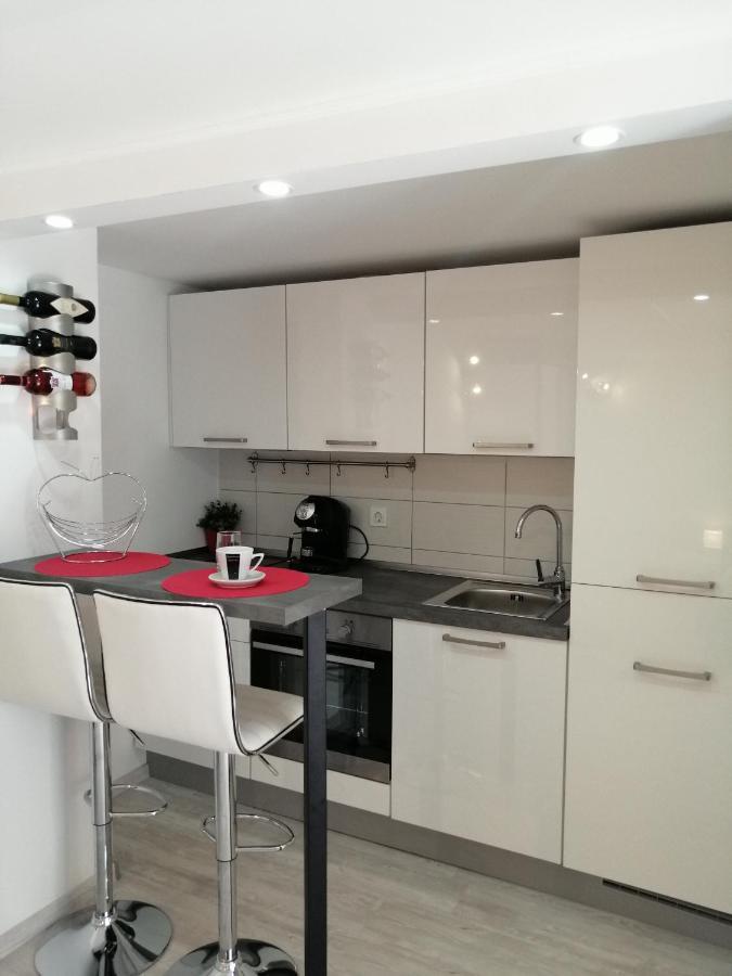 App Noel Apartment Lucija Bagian luar foto