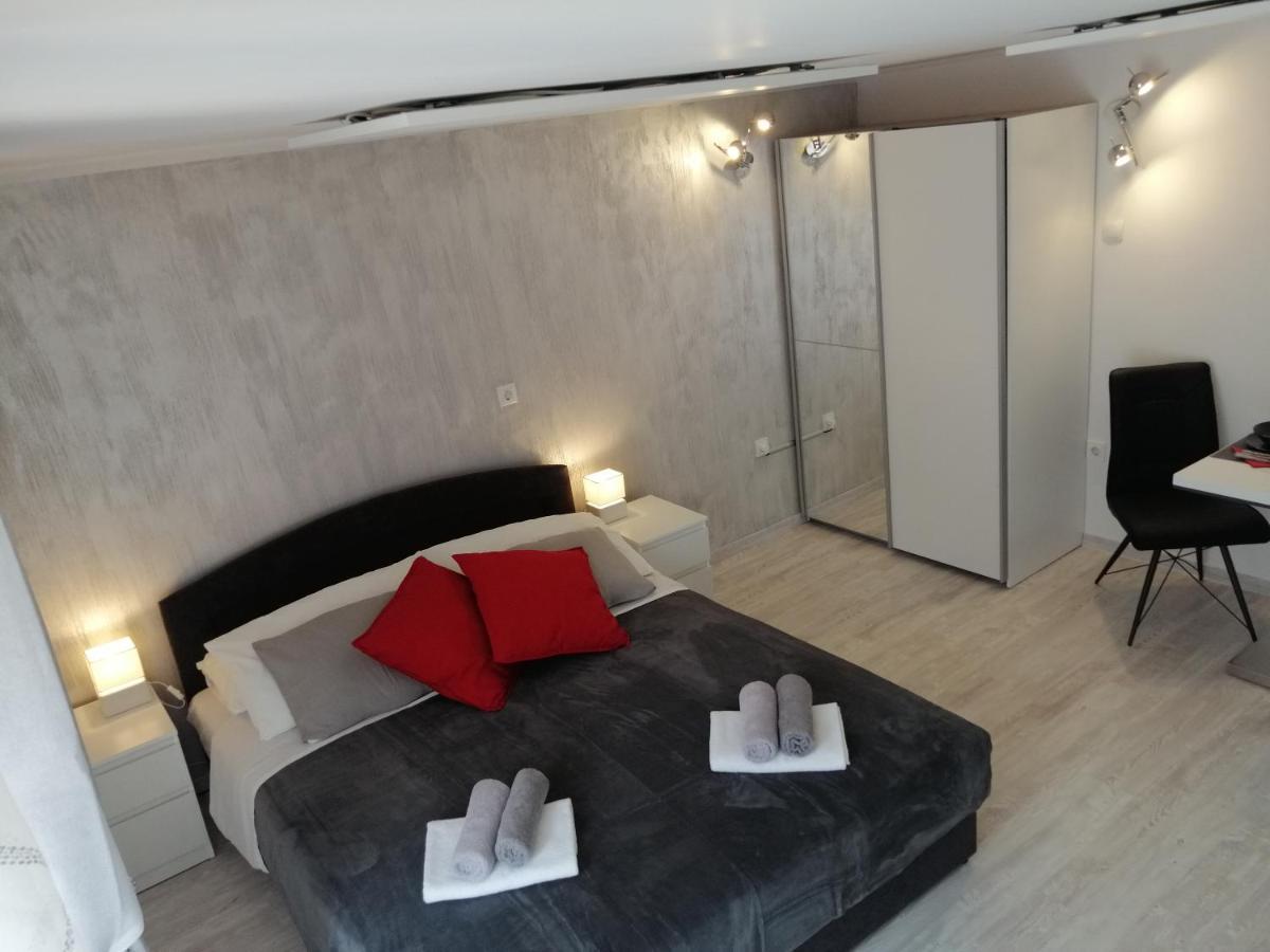 App Noel Apartment Lucija Bagian luar foto