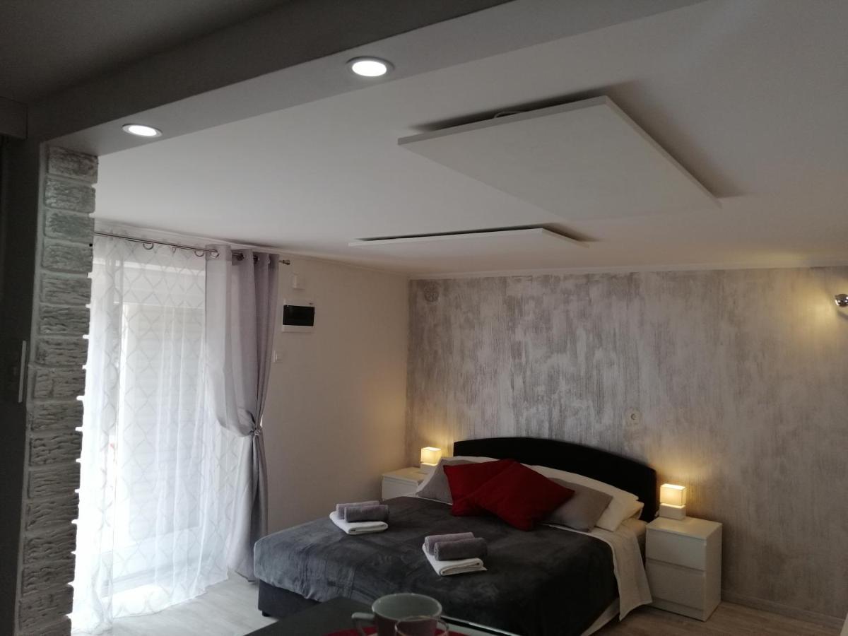 App Noel Apartment Lucija Bagian luar foto