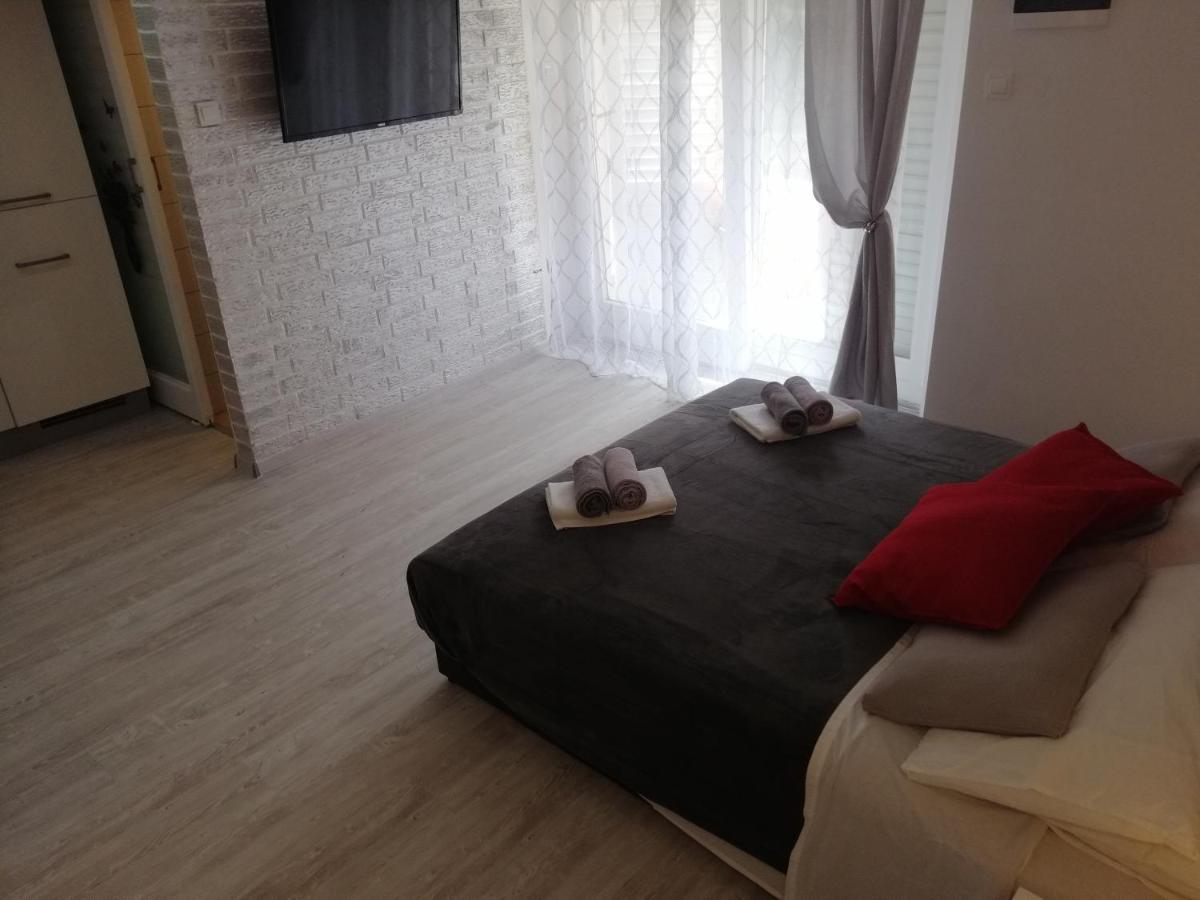 App Noel Apartment Lucija Bagian luar foto